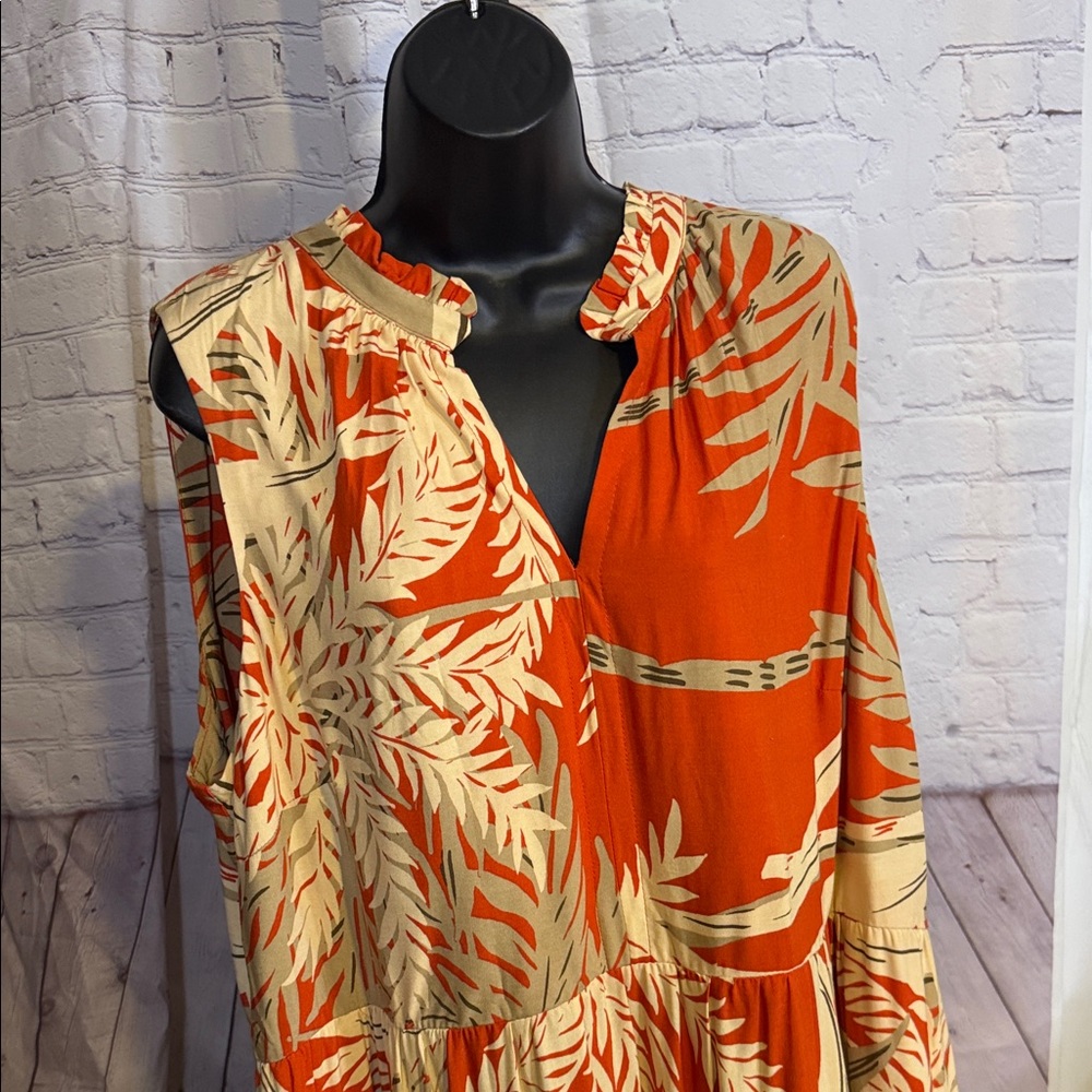 NWT Vince Camuto Orange and Cream Leaf Print Maxi Dress - Picture 2 of 13